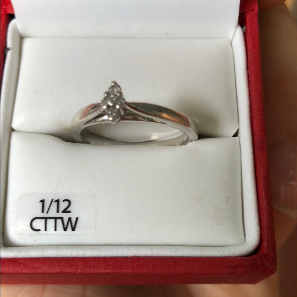 Diamond ring